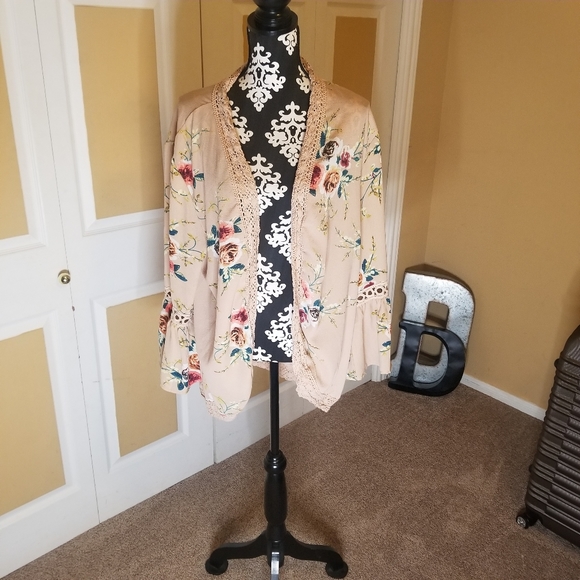 Kimono - Picture 1 of 3